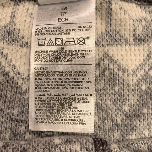 Old Navy pants - Picture 3 of 4